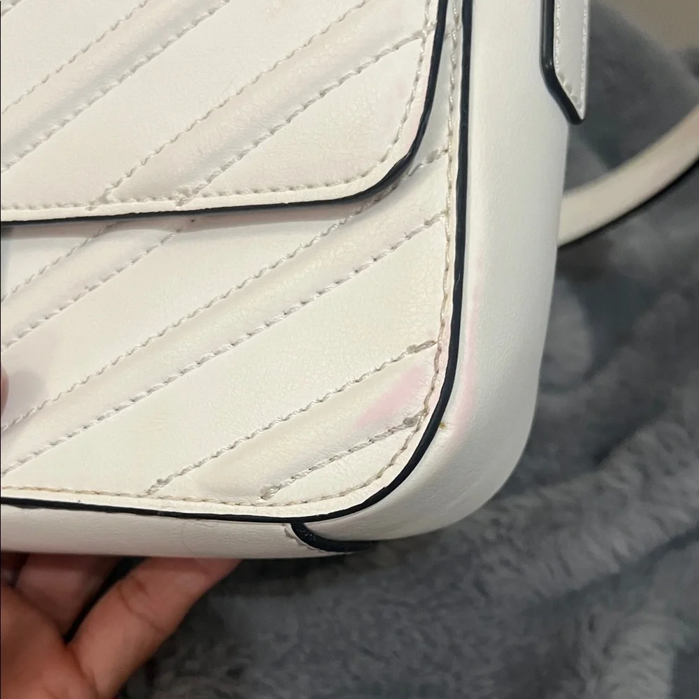 Aldo White Chevron Shoulder Bag with Tassel GUC retail $40 - Picture 12 of 12